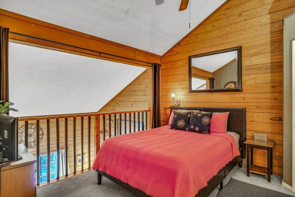 3 Bedroom Log Cabin Condo Close To Everything! 布蘭森 外观 照片