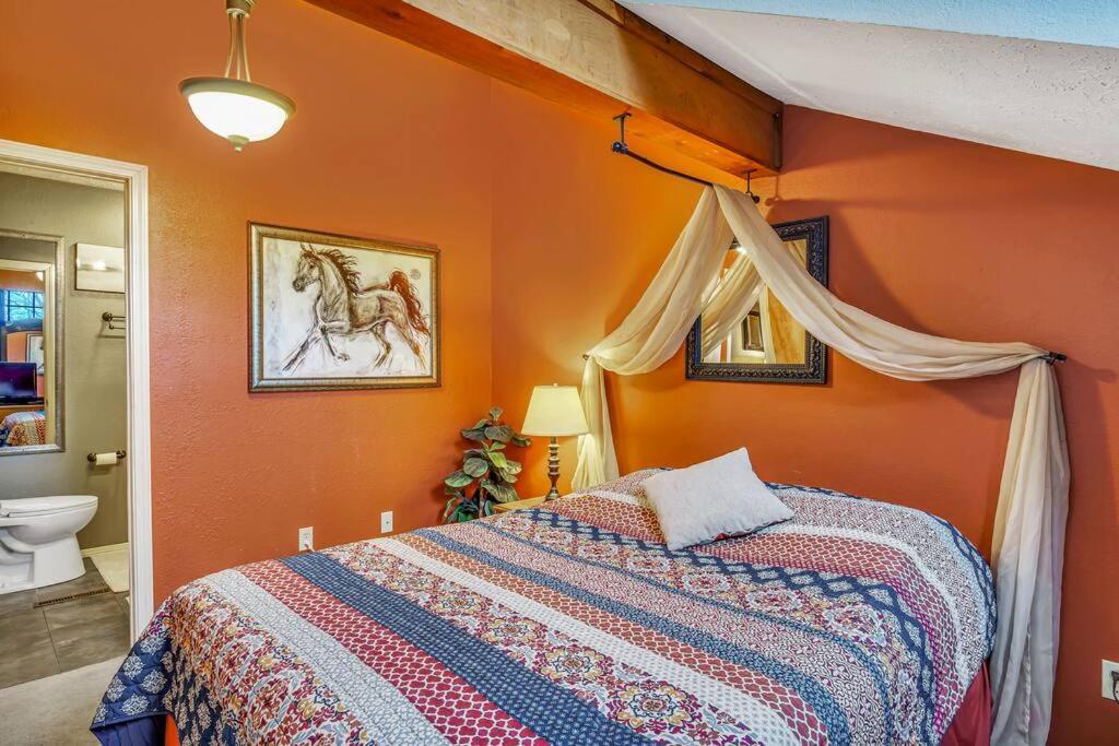 3 Bedroom Log Cabin Condo Close To Everything! 布蘭森 外观 照片