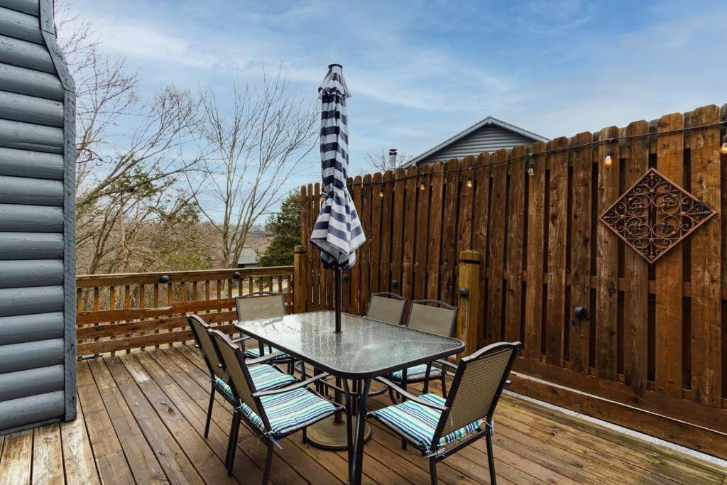 3 Bedroom Log Cabin Condo Close To Everything! 布蘭森 外观 照片