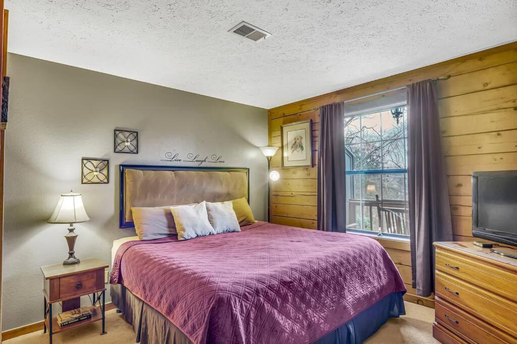 3 Bedroom Log Cabin Condo Close To Everything! 布蘭森 外观 照片